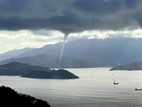 水龍捲形成|水龍捲｜港島以西現水龍捲 從天而降狀如漏斗 天文台 